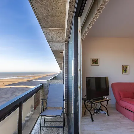 Spacious With Garage And Sea View Middelkerke