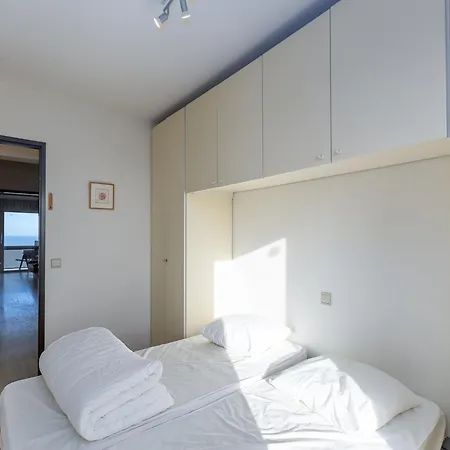 Spacious With Garage And Sea View