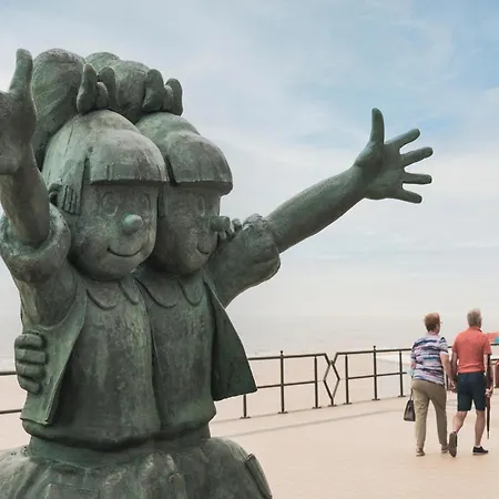 Spacious With Garage And Sea View * Middelkerke