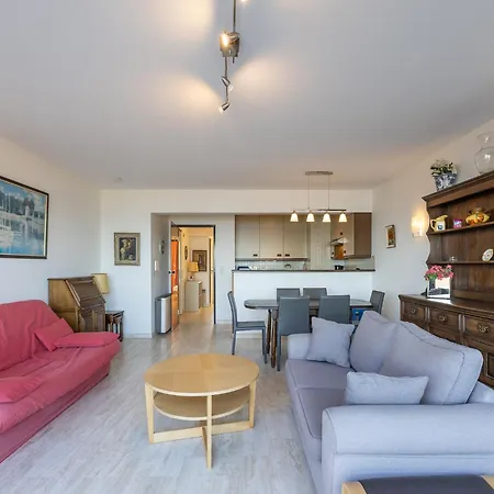 Spacious With Garage And Sea View