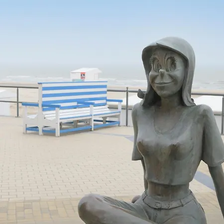 Spacious With Garage And Sea View Daire